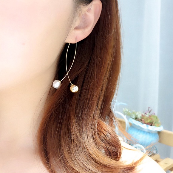 Jewelry - Gold Faux Pearl/Bead Ear Wires